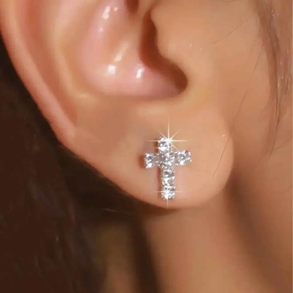 NEW Pair of Sparkling Rhinestone Cross Stud Earrings – Elegant & Timeless